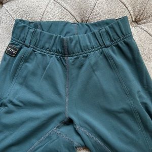 FITS full seat leggings - LIKE NEW